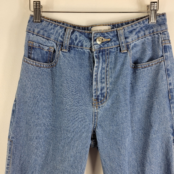 Litz by Uniq Open Side Wide Leg High Waist Patch Pocket Released Hem Jeans - Picture 3 of 10